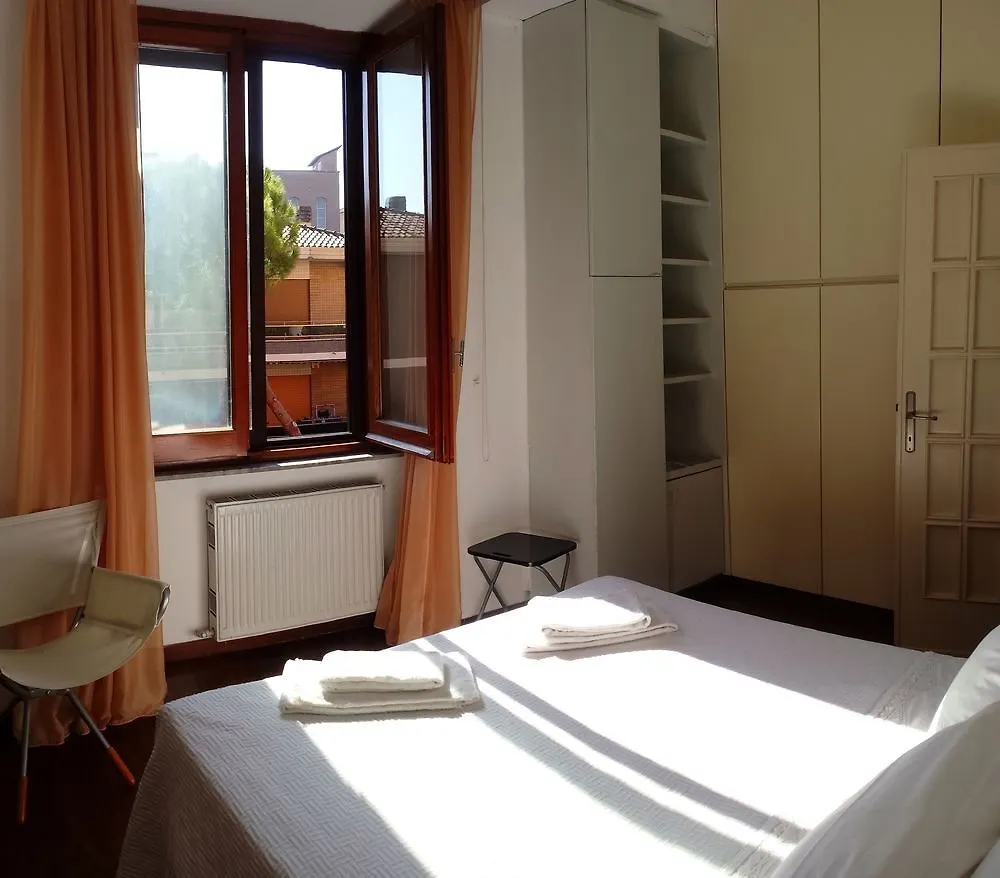 Emi'S Guest House Ρώμη 2*,